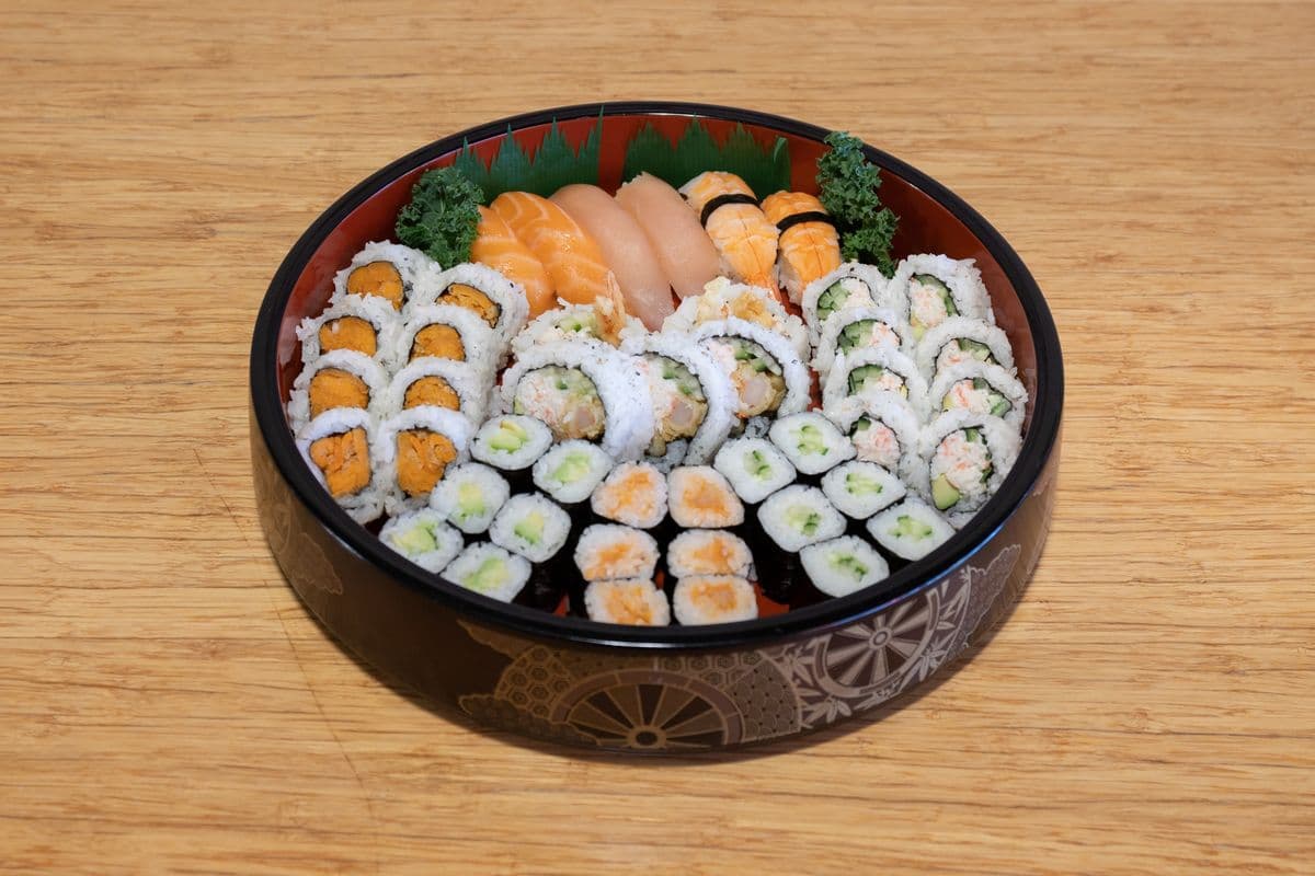 Deluxe Nigiri Party Tray (45 pcs)