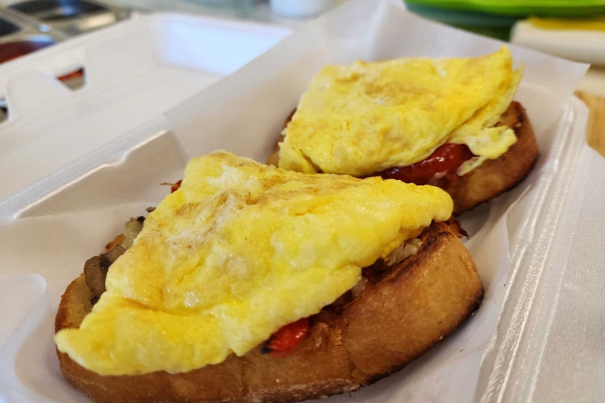 Eggs sandwich