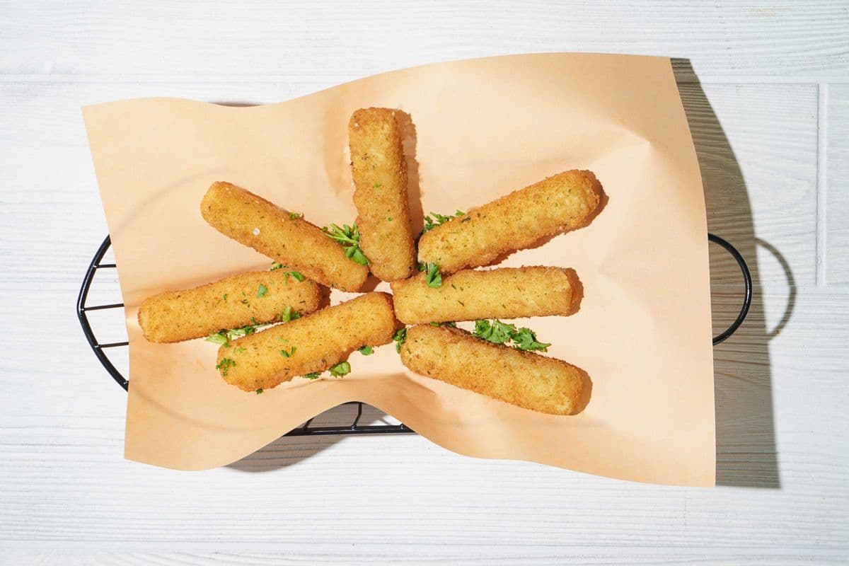 Crispy Mozzarella Sticks