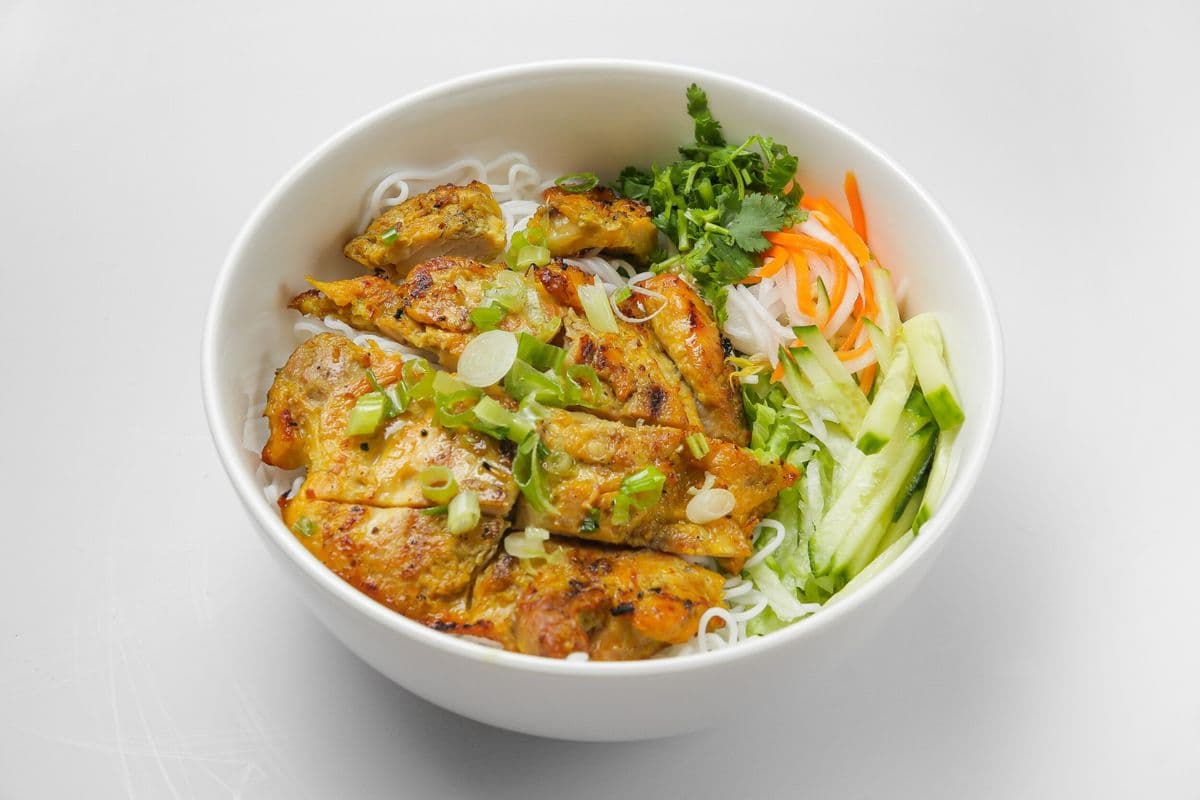 Lemongrass Grilled Chicken Vermicelli / Bún Gà Nướng