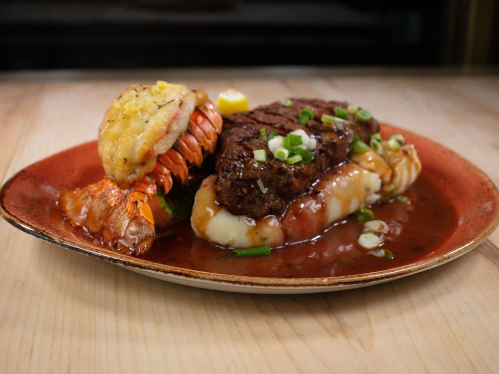 STEAK & LOBSTER DINNER 