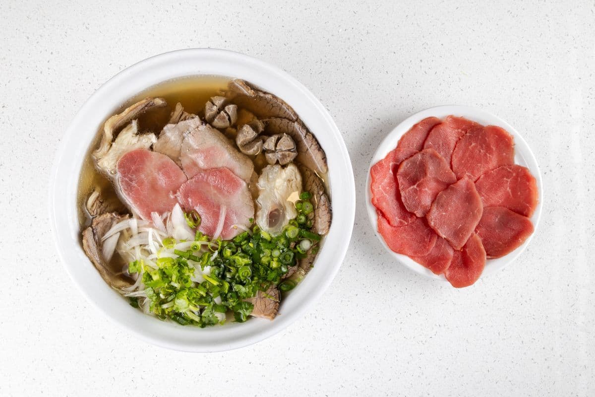 Phở Đặc Biệt (Tái, Gàu nạm, Gàu Vè, Bò Viên)