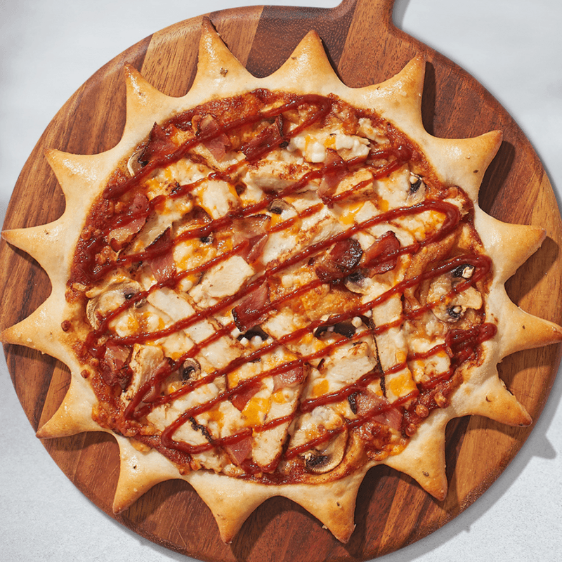 Pizza soleil au poulet bacon BBQ / Chicken bacon BBQ sunshine pizza