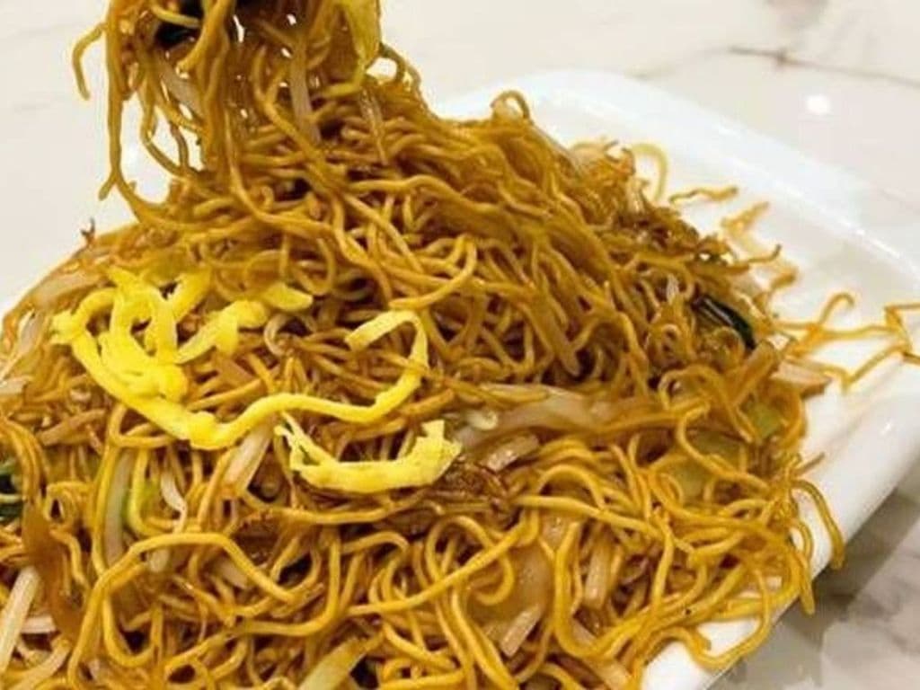 Fried Noodle w/ Bean Sprout J59