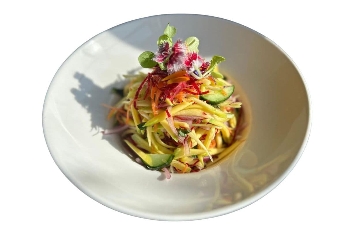 SA2. Salade de mangue verte / SA2. Green Mango Salad