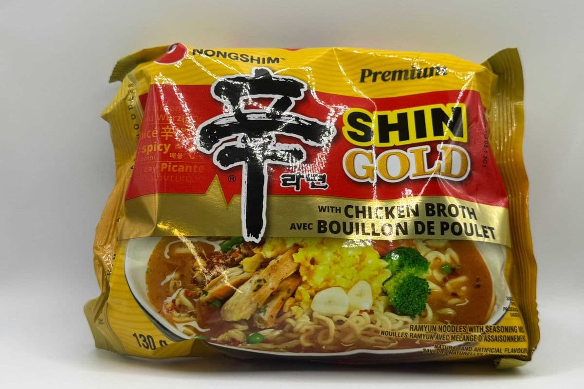 Shin Gold Bouillon de Poulet (130 g)