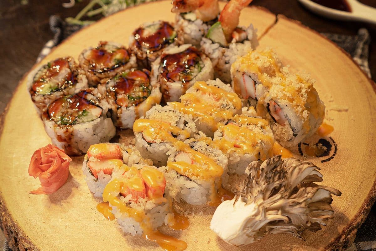 Dynamite & Spicy Crab Roll Combo