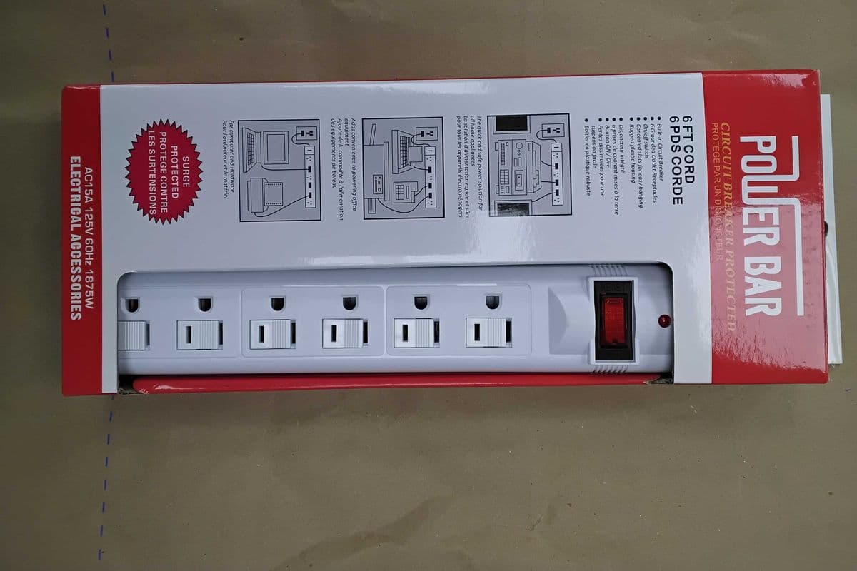 POWER BAR CIRCUIT BREAKER PROTECED. 6FT CORD.