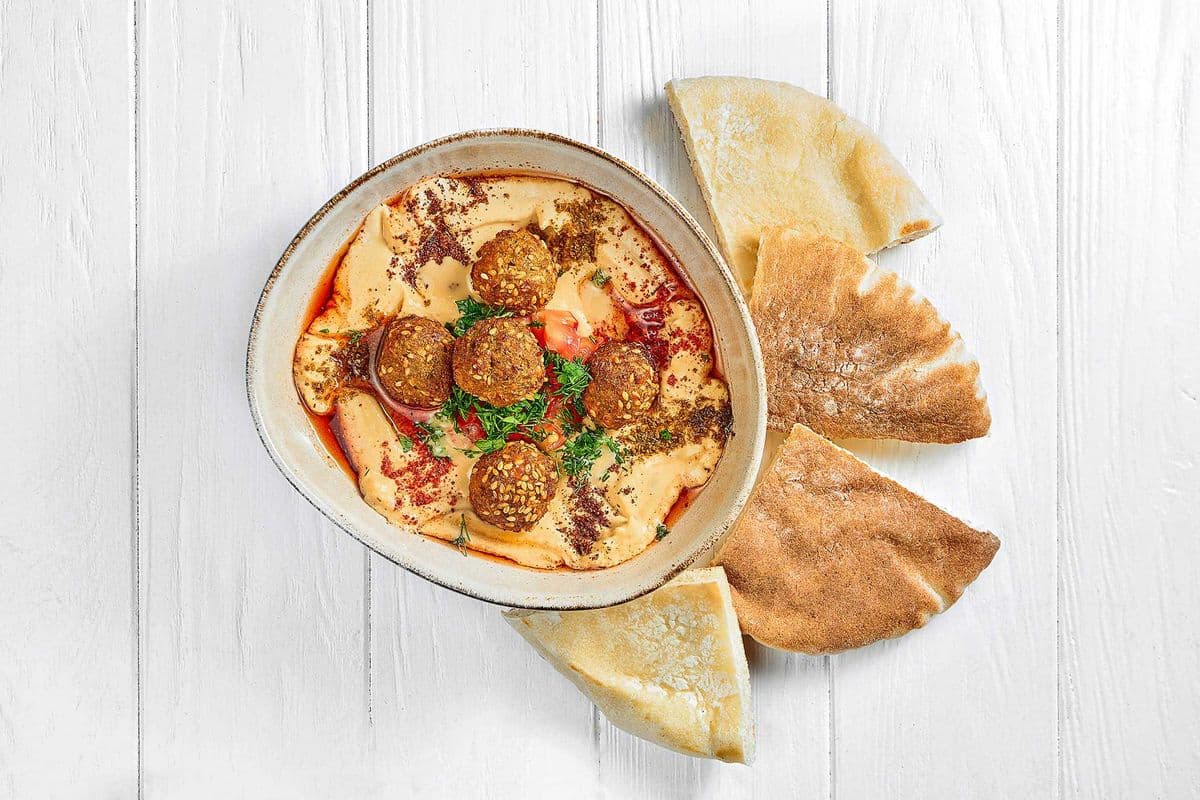 Hummus & Falafel 4pc.