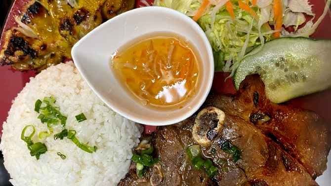 R3. Lemongrass Chicken and Pork Chop (Cơm Gà Và sườn Nướng Sả)