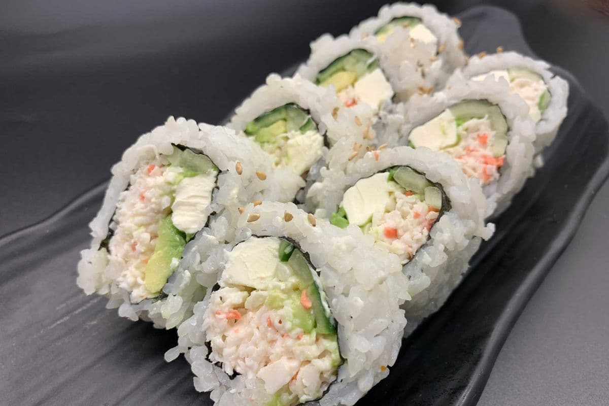 Cream Cheese California Roll (8 pcs)