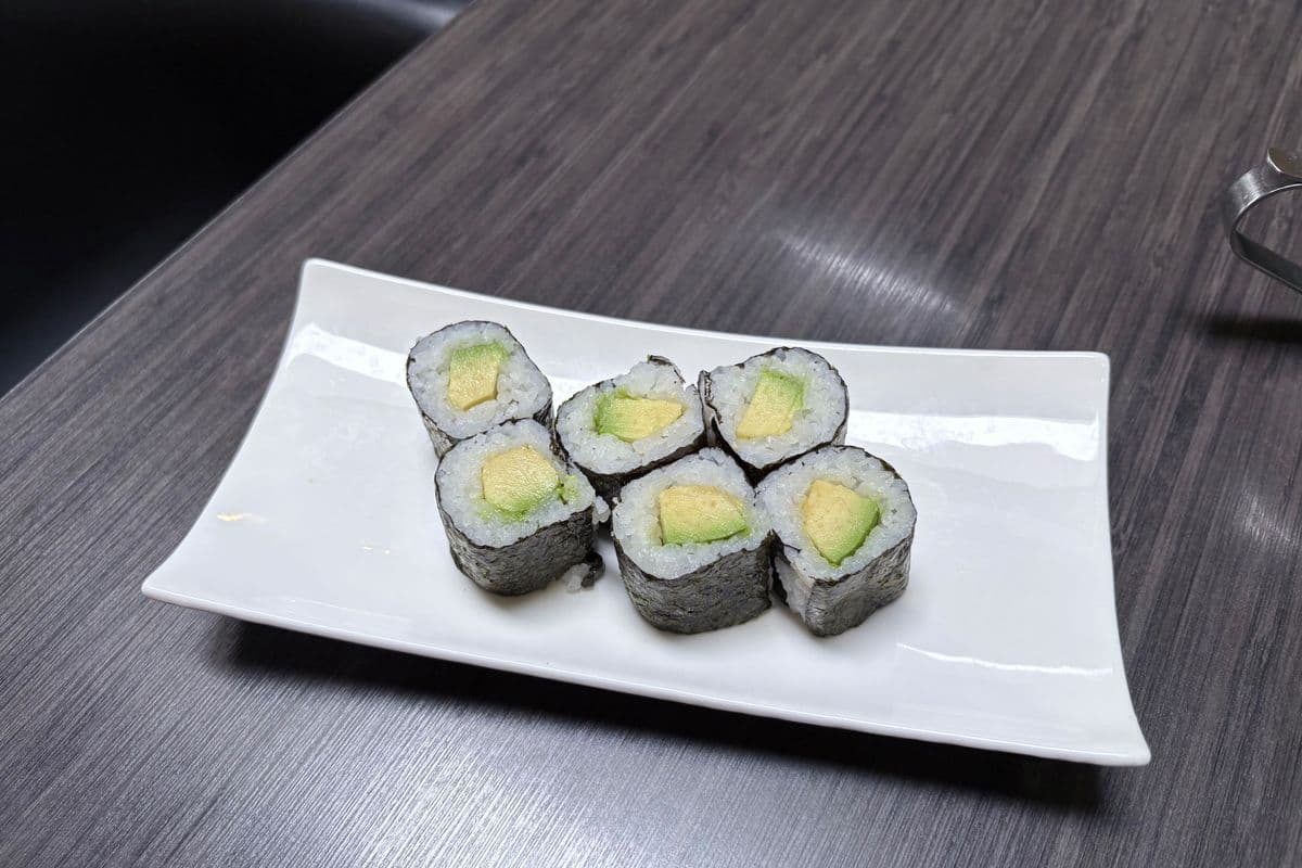 Avocado Maki (6 pcs)