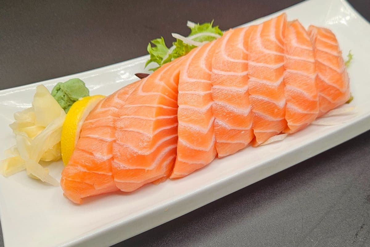 Salmon Sashimi (7 pcs)
