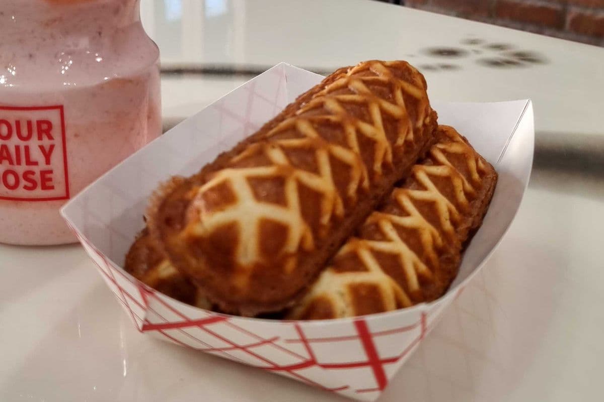 Mozza-cheese Waffle-dog