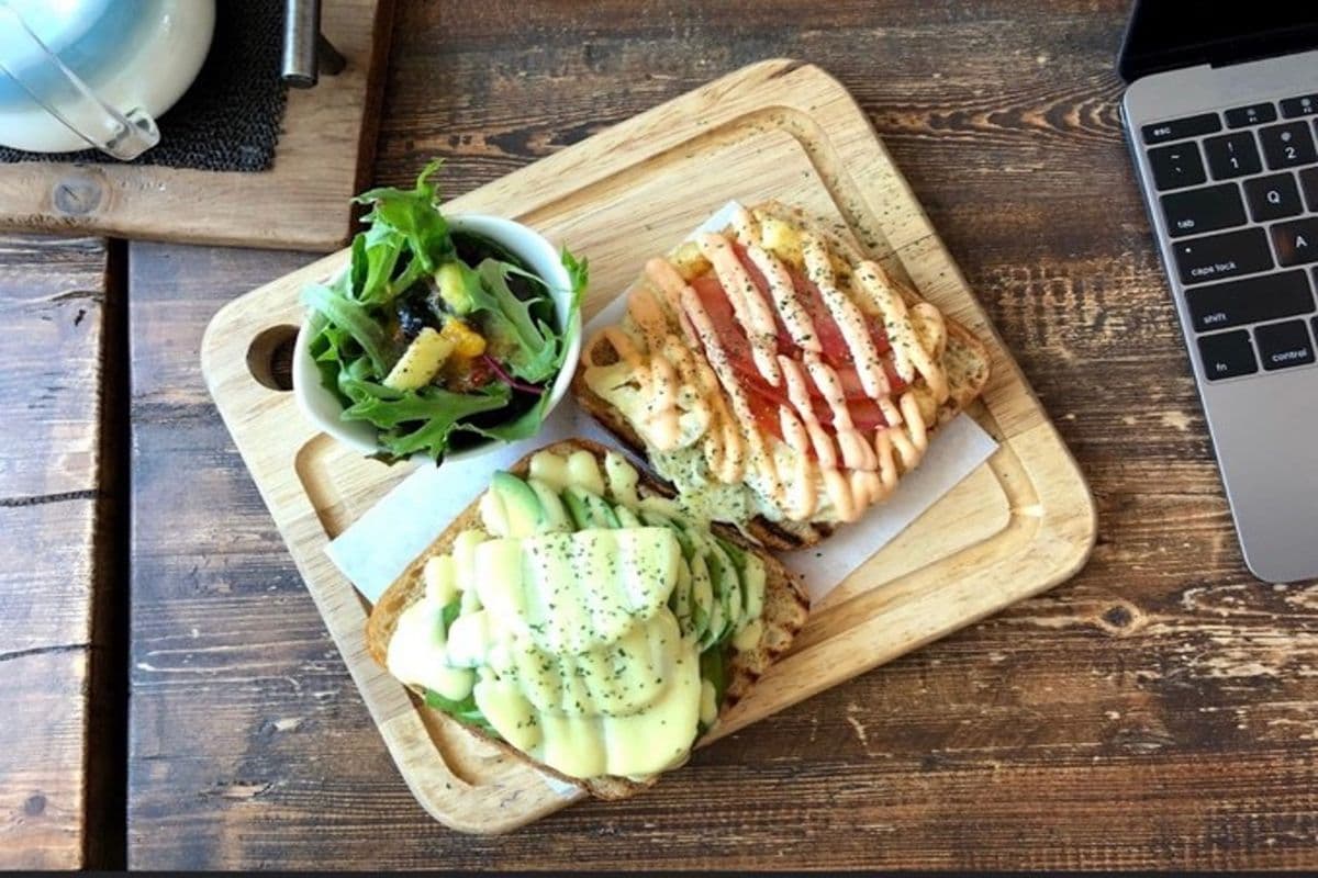 Avocado Egg Sandwich