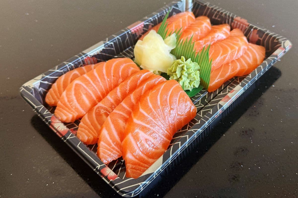 S1. Salmon Sashimi (1/2 lb)