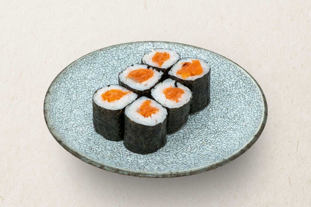 Smoked Salmon Maki (6pcs)