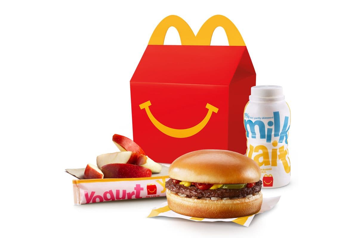 Happy Meal Hamburger with Apple Slices [310-420 Cals]