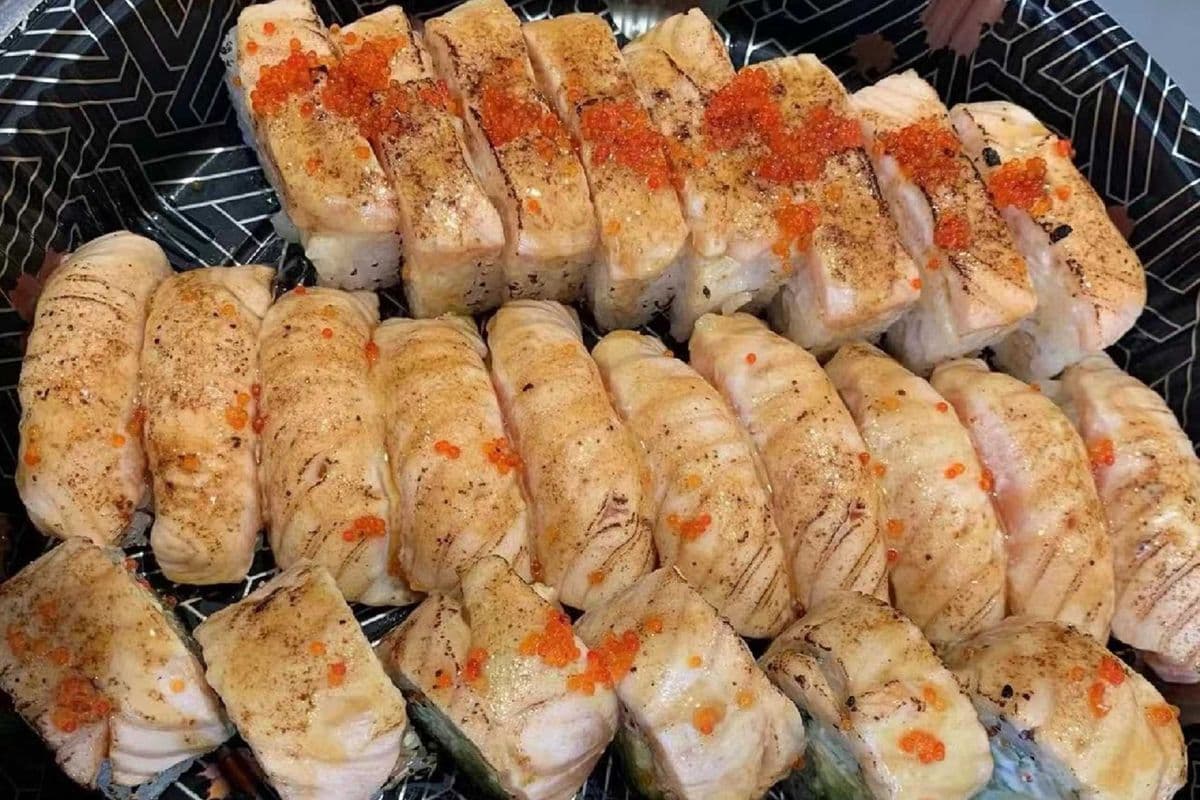 F02. Torch Salmon Lover B (26pcs)