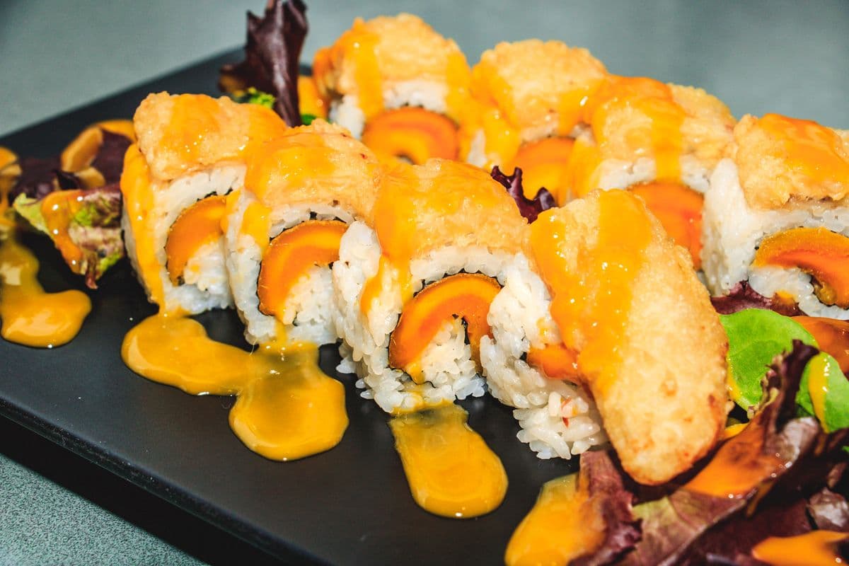 Tropical Roll (8 pcs)