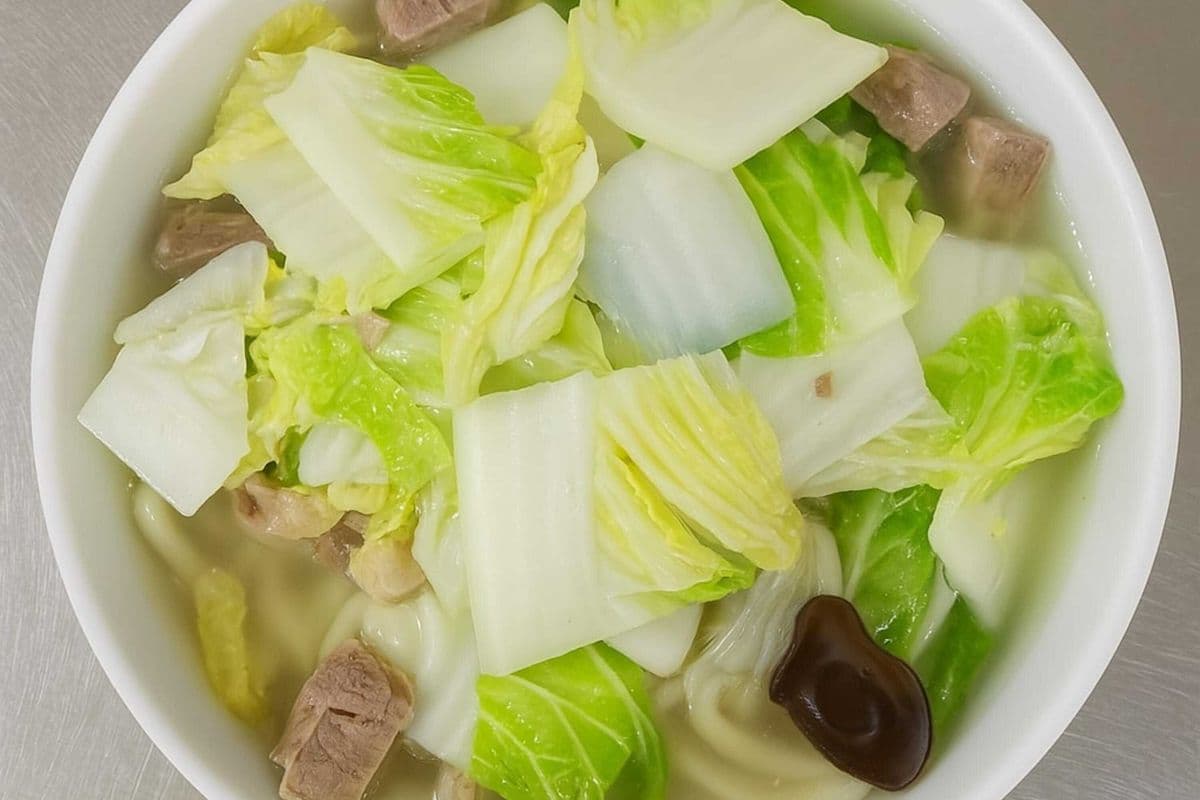 N3. Stewed Lamb Slices Noodle Soup - 羊肉片湯麵