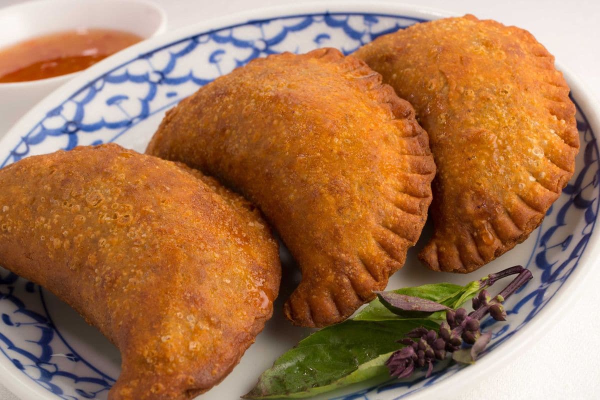 3.Curry Puffs
