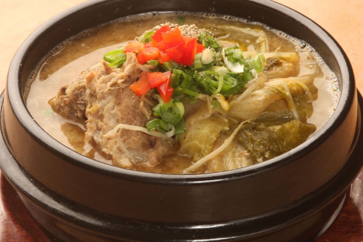 50. Spicy Pork Back Bone Stew / 우거지탕 豬排白菜湯