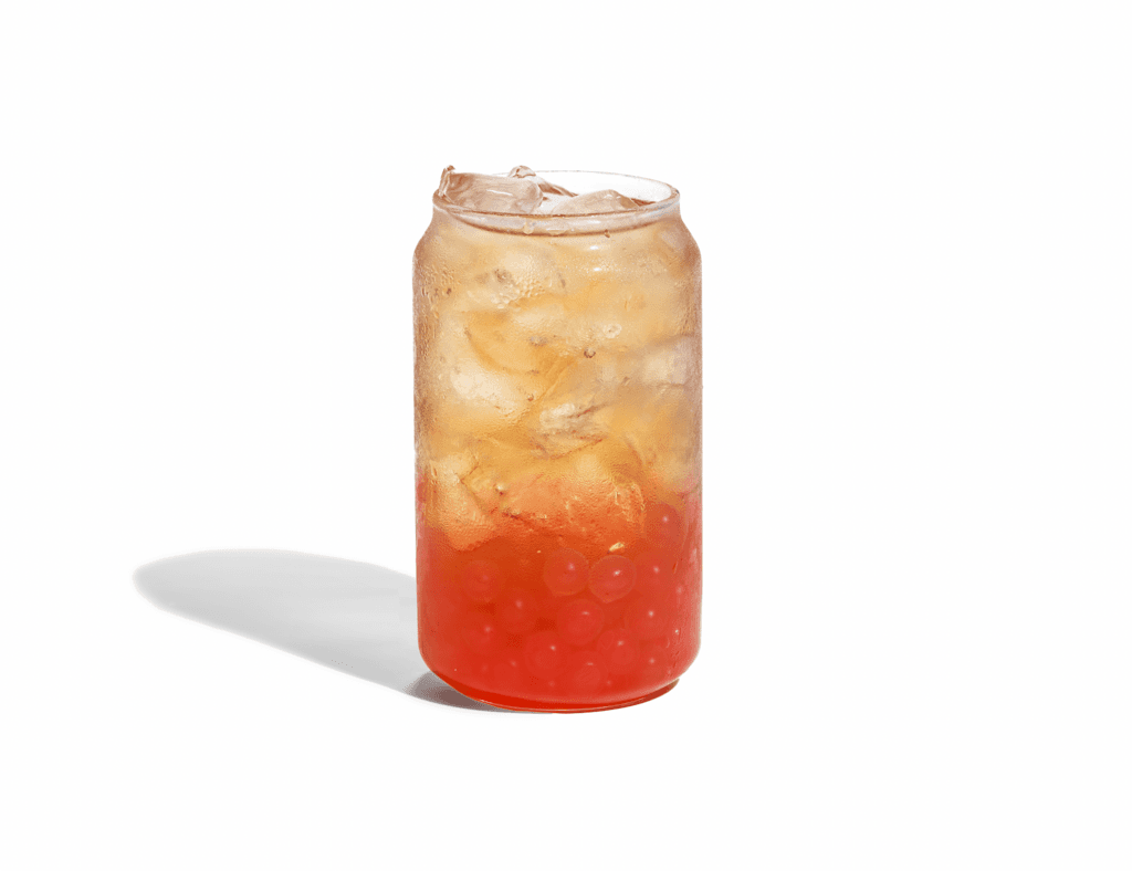 Peach and Mango iced tea with popping pearls / Thé glacé à la pêche et mangue avec perles éclatantes