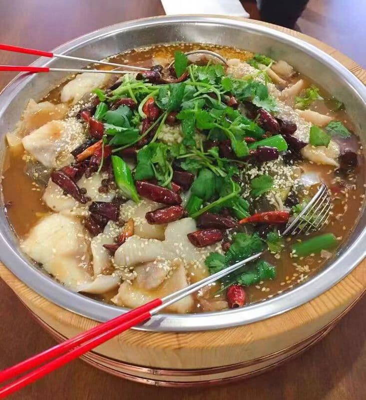 Boiled Sliced Live Fish with Shredded Vegetable