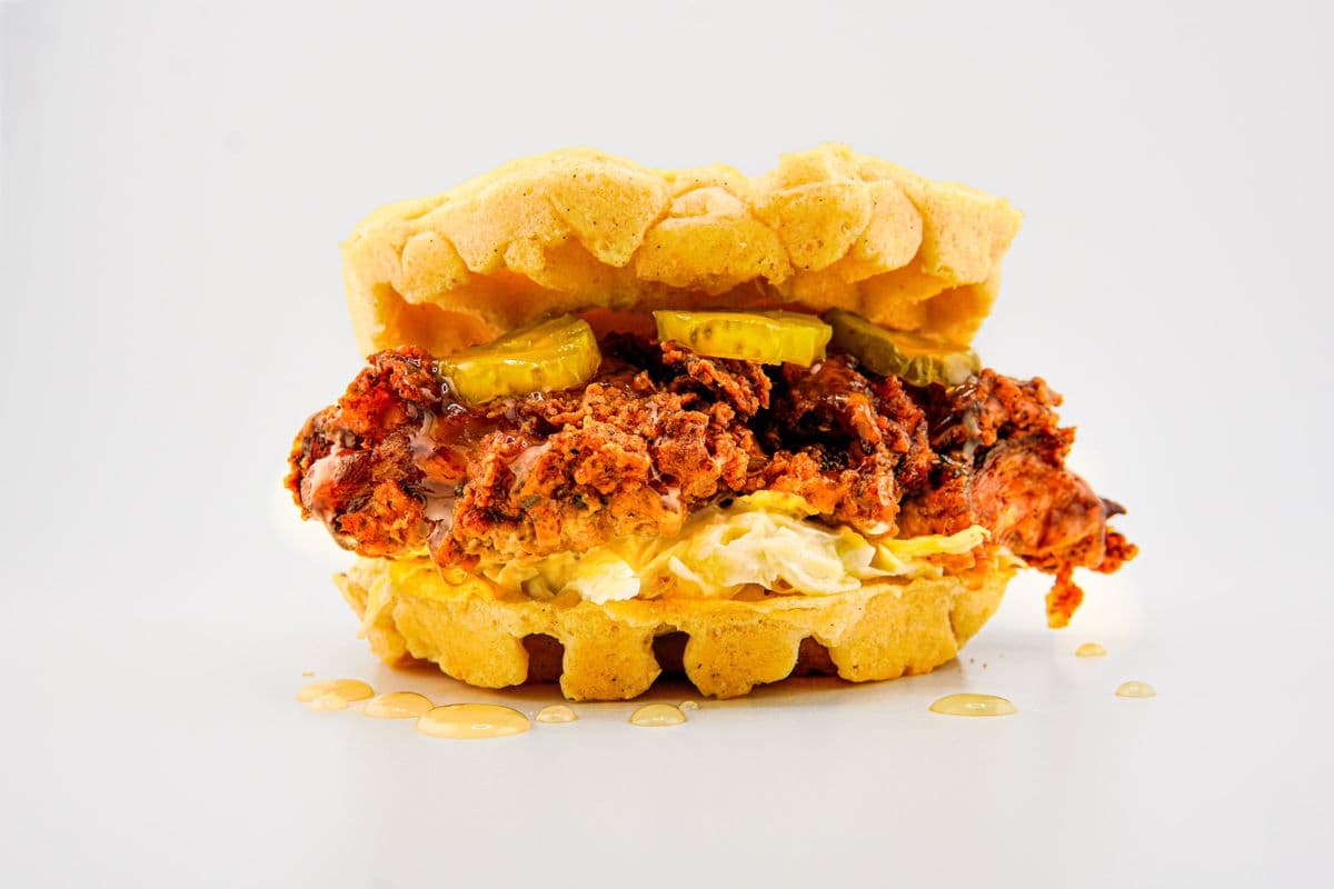 Wg Chicken (Waffle Bun)