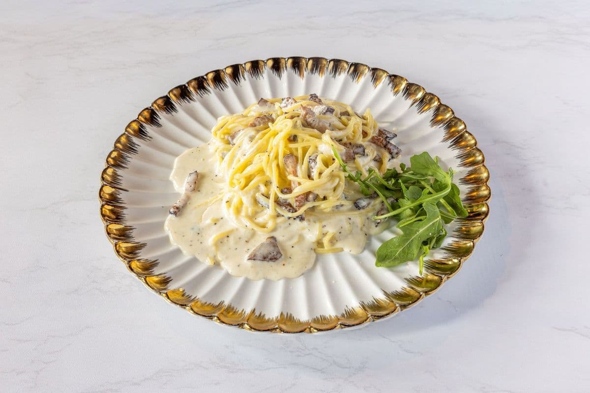 Spaghetti Carbonara with Cream