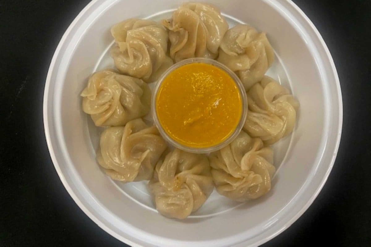 Veg & Paneer momo steamed