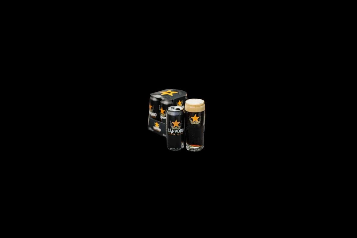 SAPPORO BLACK LAGER 4 CANS (1 x 4 pack)