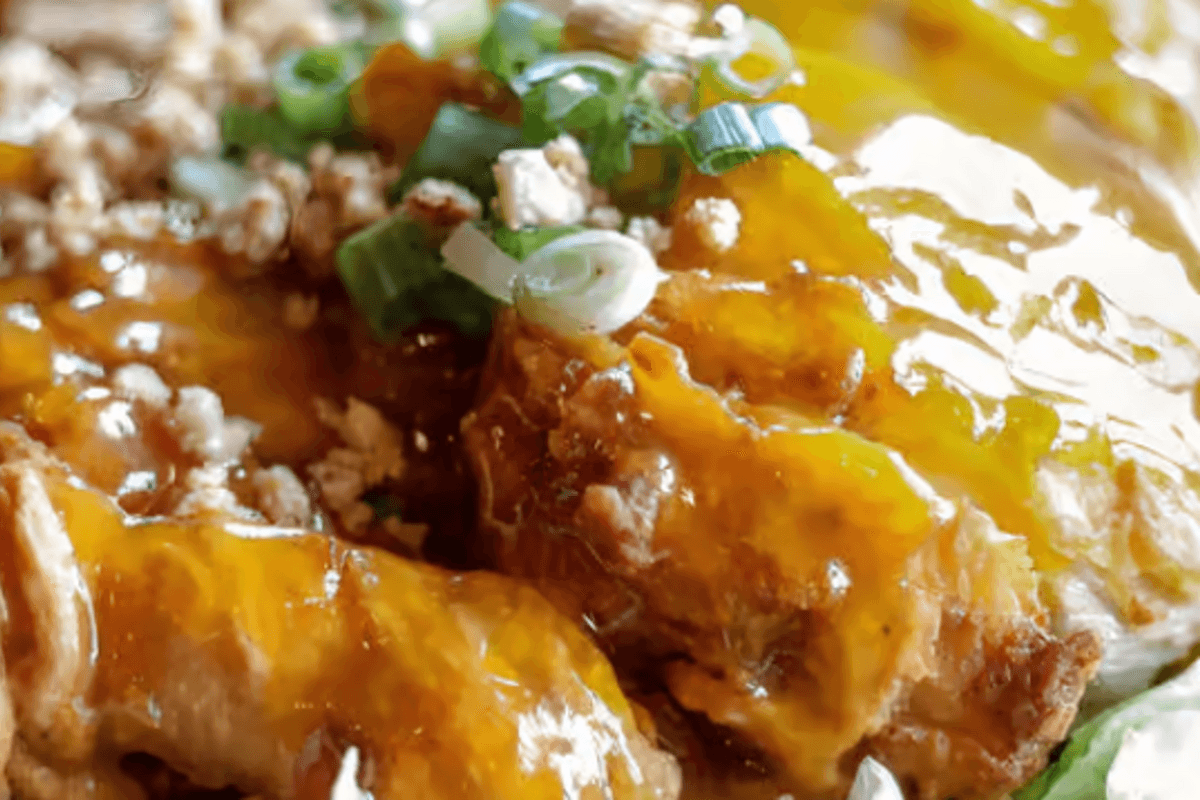 Poulet Soo Guy avec sauce brune / Chicken Soo Guy with Gravy