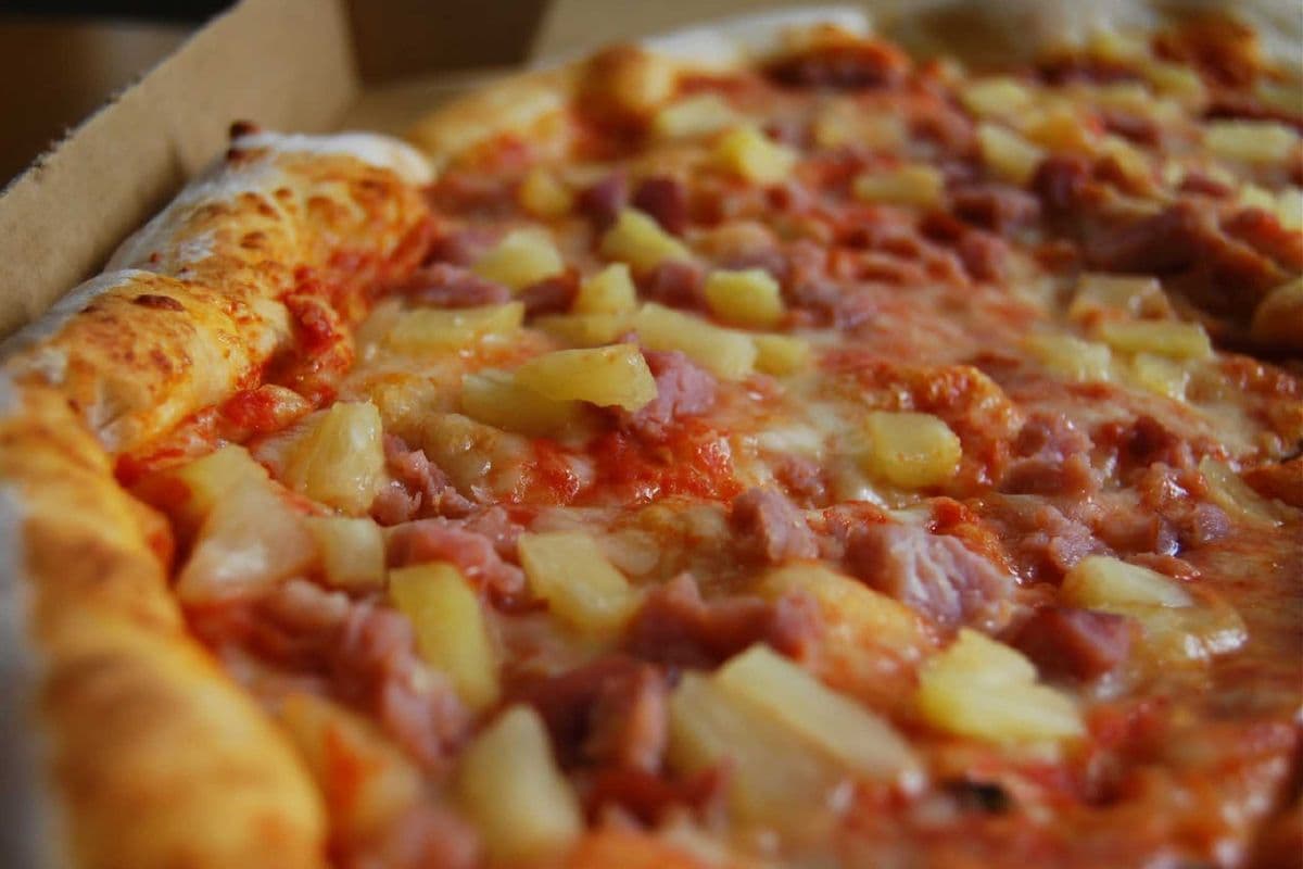 16" Hawaiian Pizza