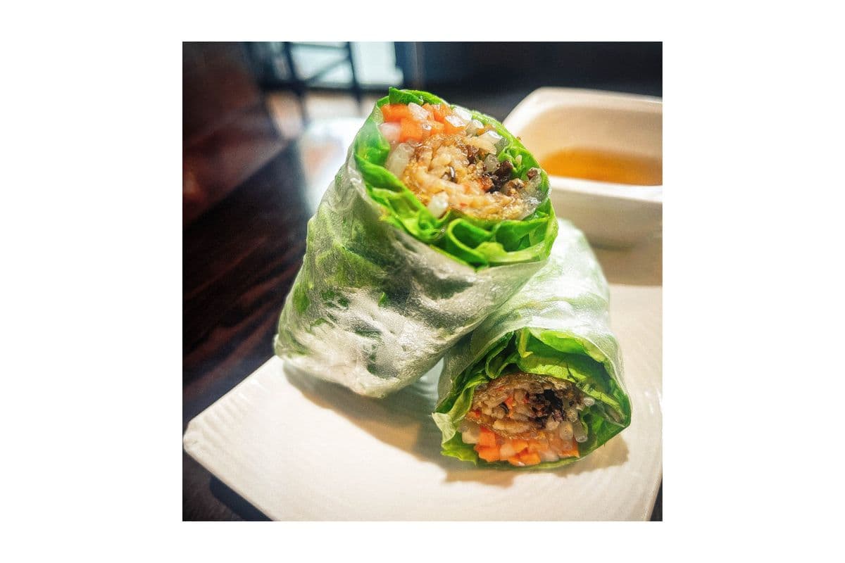 A6. Shredded Tofu Salad Roll (Veggie)