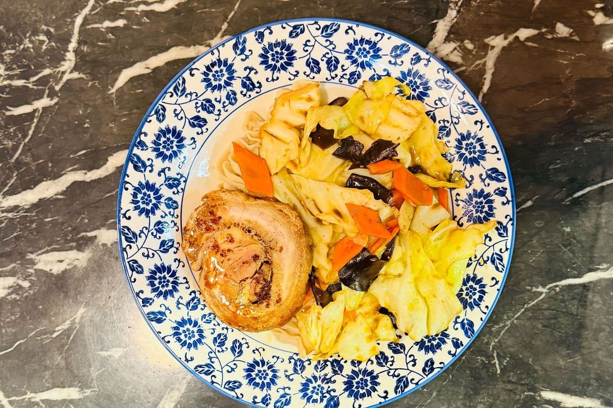 H1 叉烧醋溜白菜拌面 Char Siu Pork & Tangy Cabbage Noodles 🌶️