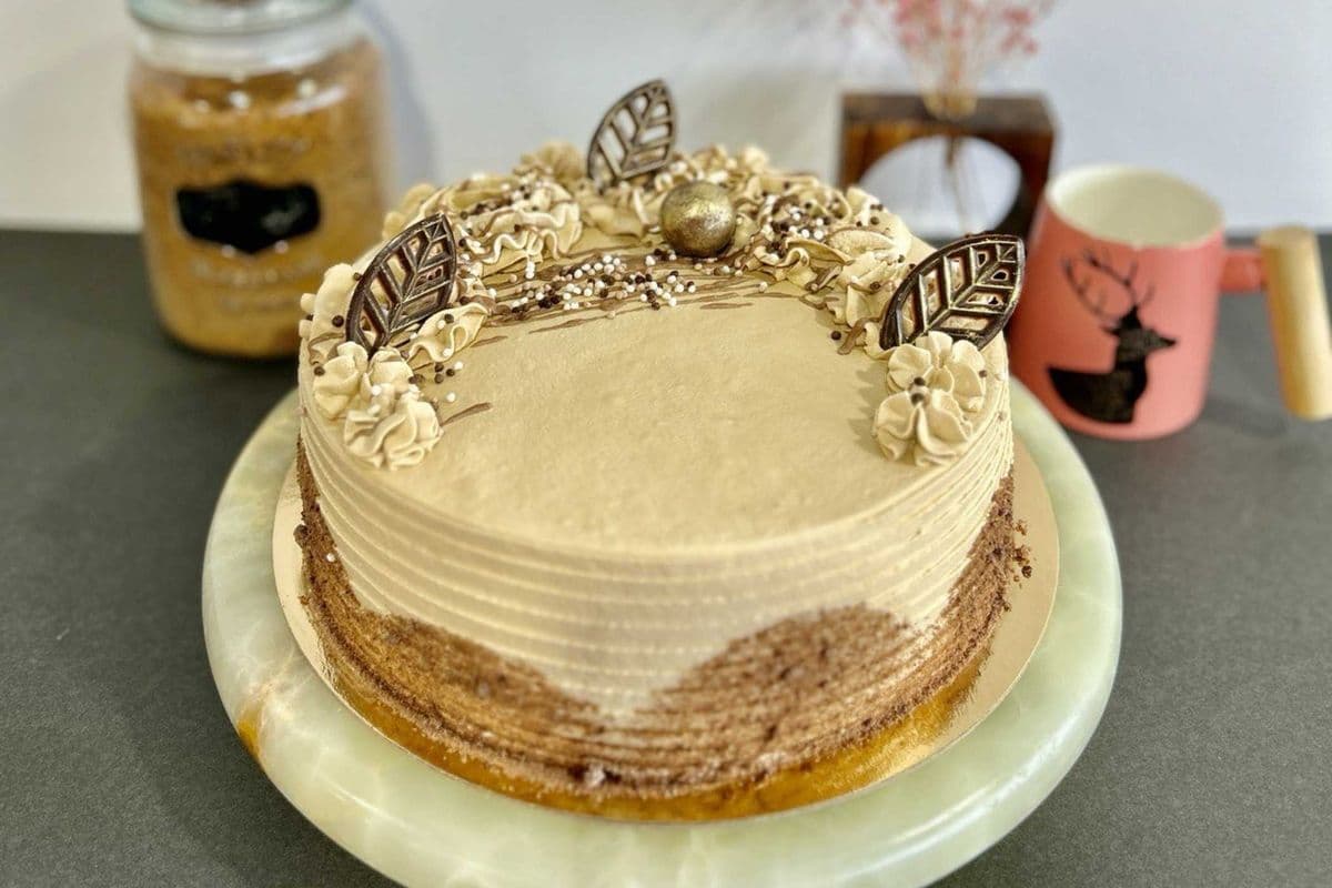Mocha Cake 6"