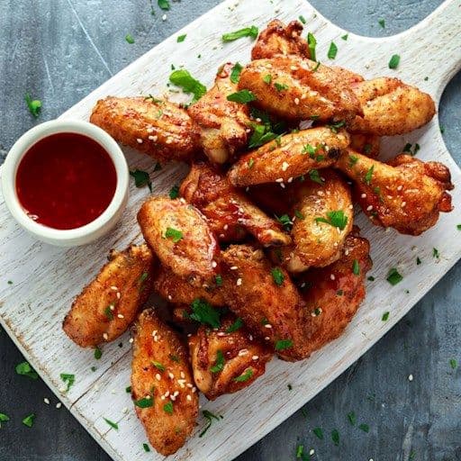 20 Wings with 3 Pieces of Garlic Bread