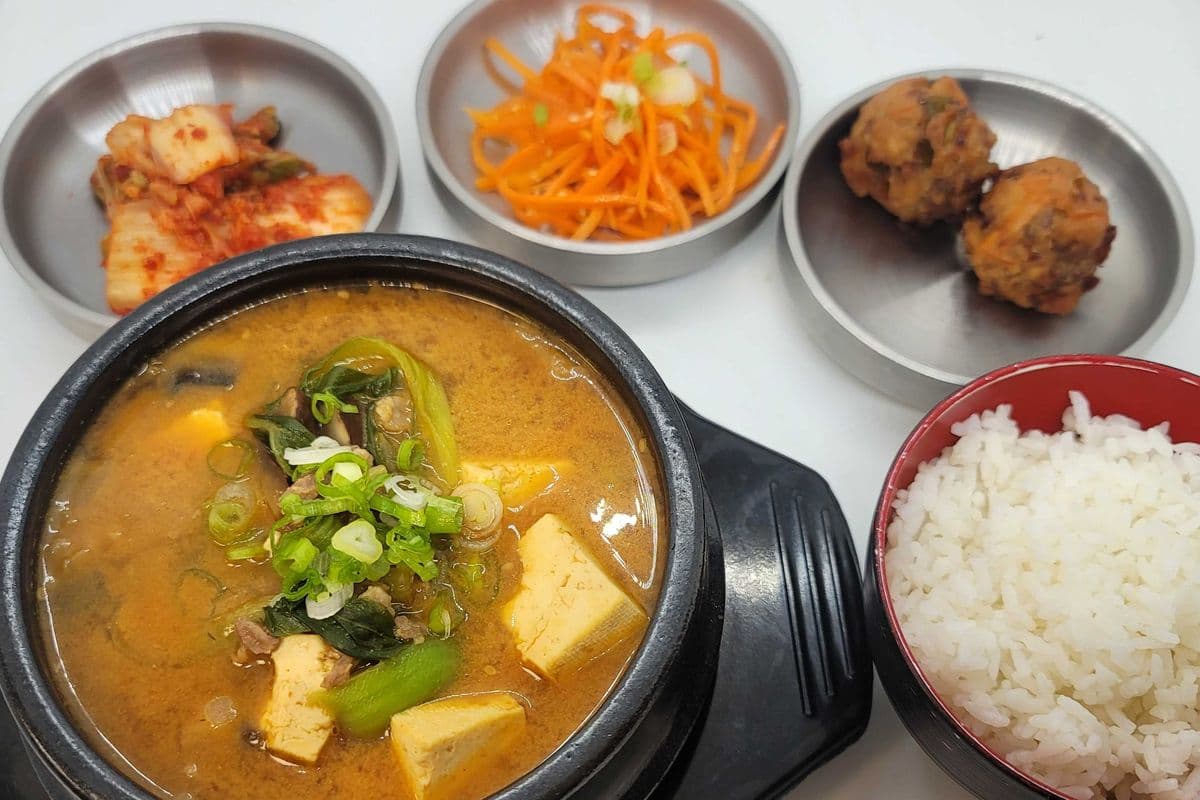 Soy Bean stew [ Doenjajng jjigae]