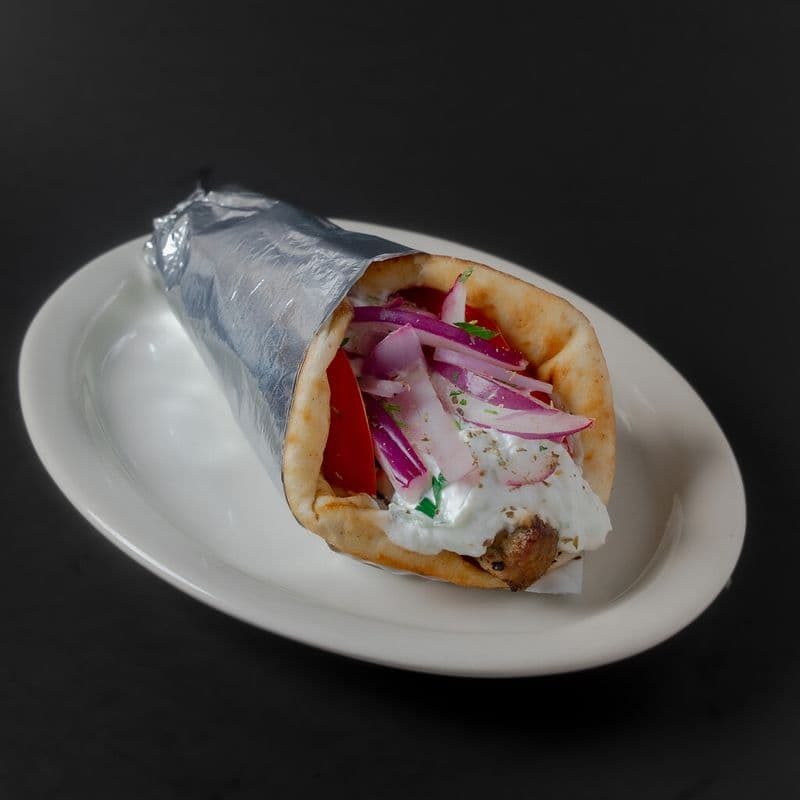 Pork Souvlaki Pita / Pita souvlaki au porc