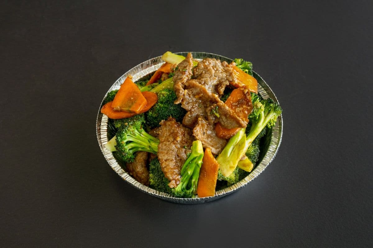 42. Sliced Beef with Broccoli
