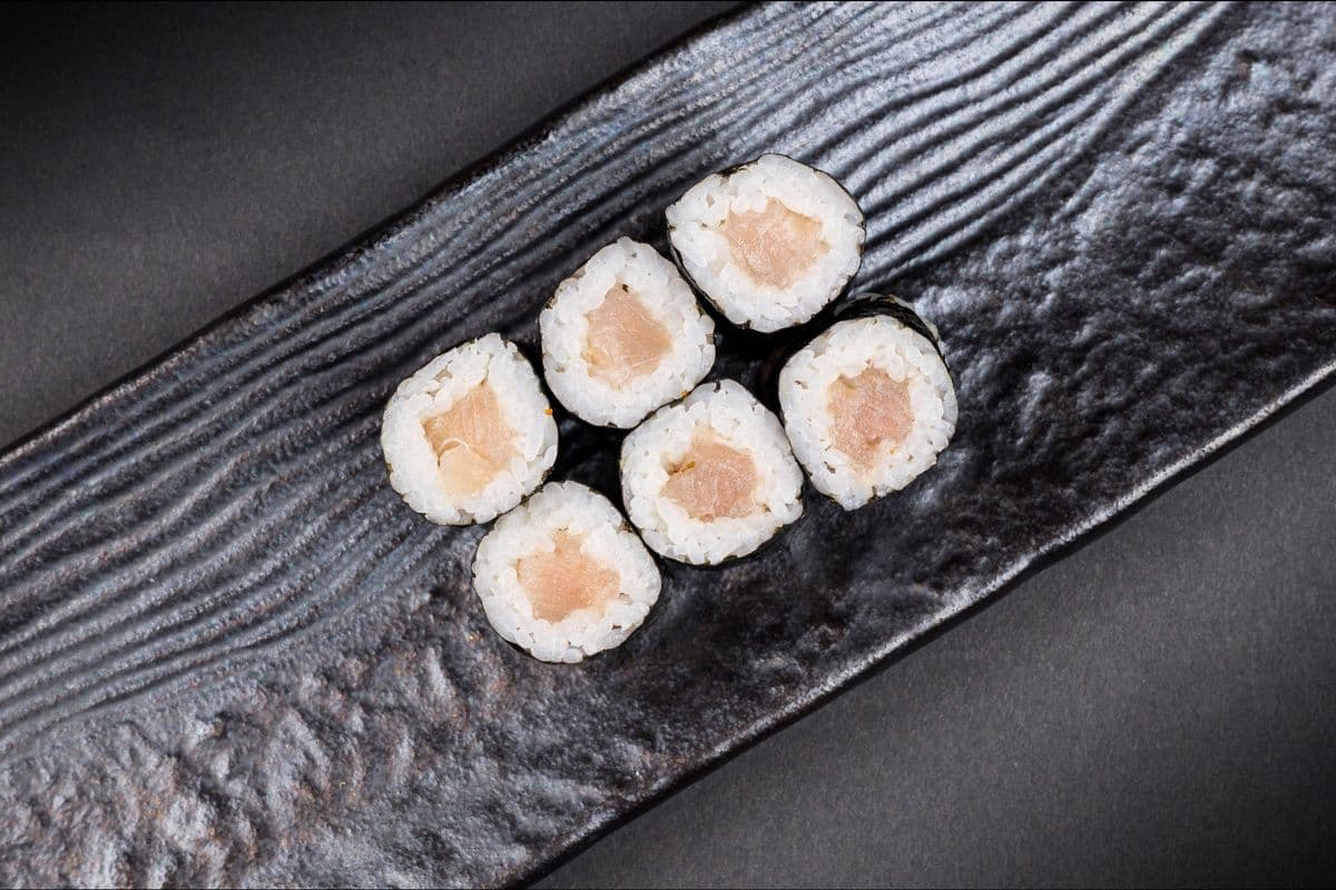 Tuna Roll (6 Pieces)