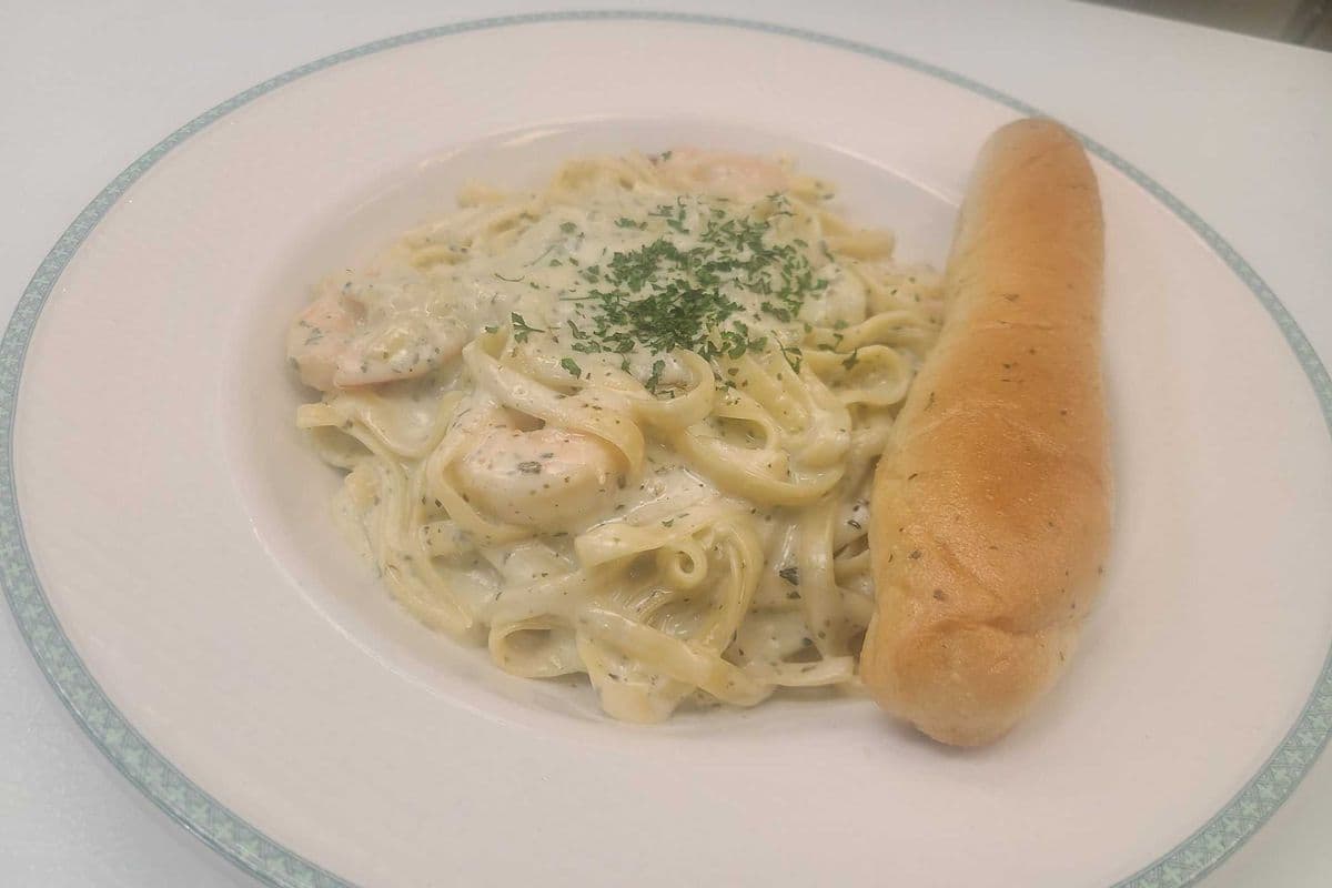 Pesto Shrimp Fettucine