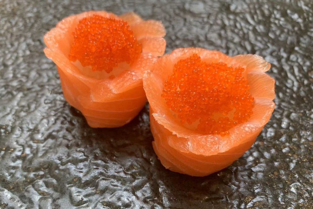 H02. Salmon Rose (2pcs)花之恋寿司