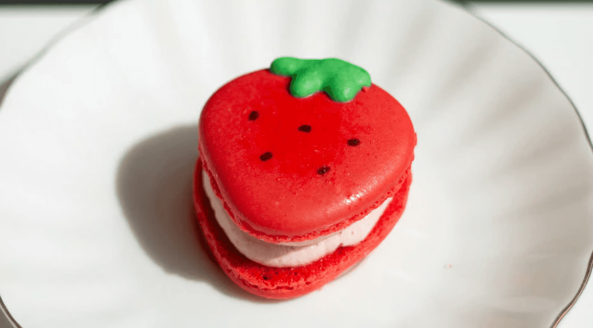 Strawberry Macaron