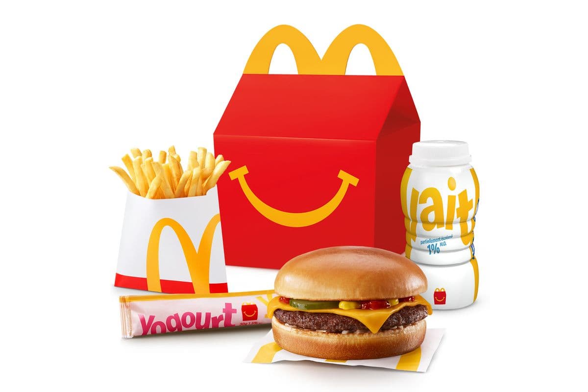 Joyeux festin hamburger fromage - P frites [560-670 Cal]