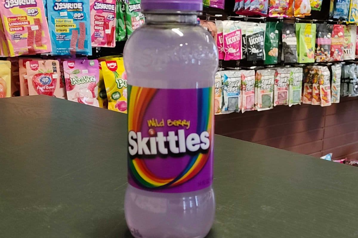Skittles Wild Berry Flavored Drink (414 ml) (414ml)