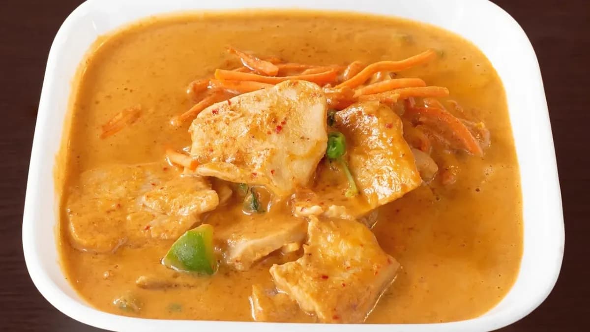 Red Coconut Curry