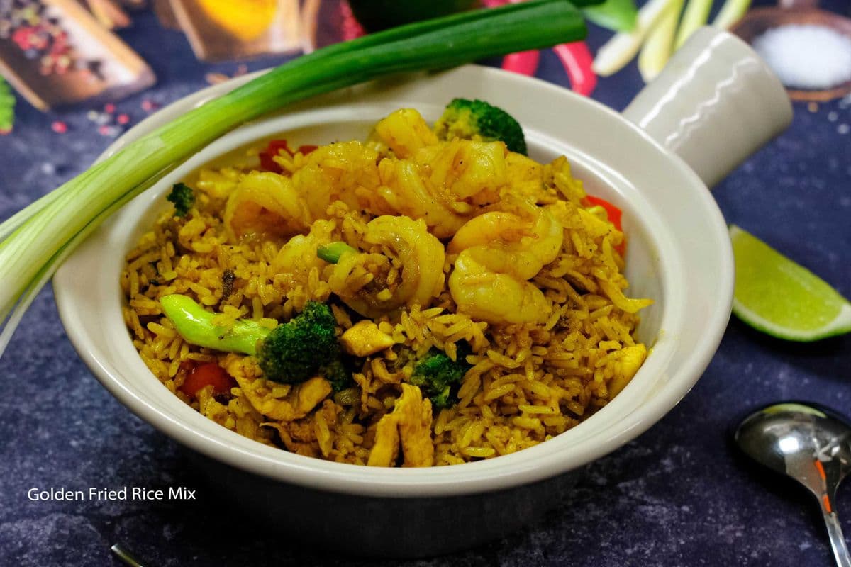 Mixed Chicken and Shrimp Golden Fried Rice - Khao Pad Pong Kalee